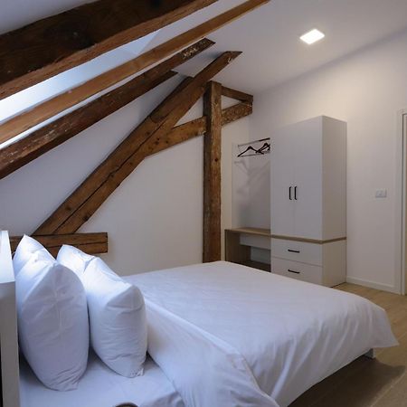 Palatul Lugoj Apartment Екстериор снимка