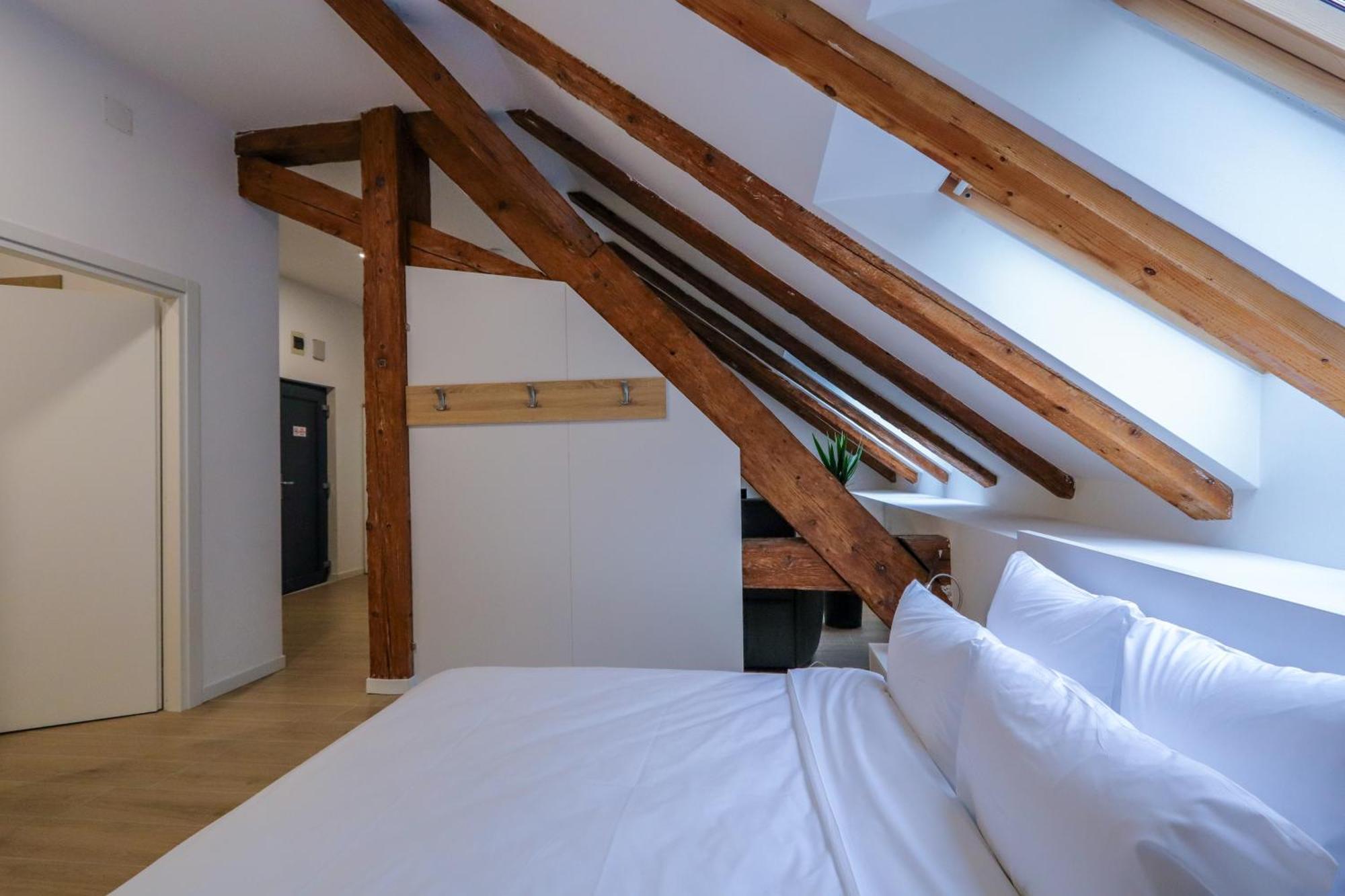 Palatul Lugoj Apartment Екстериор снимка